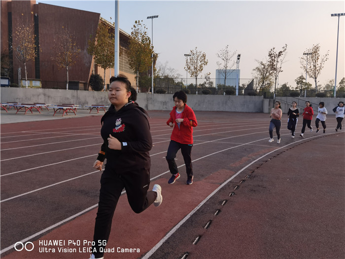 以體育智全面發(fā)展 以體育心鑄魂育人(圖6)