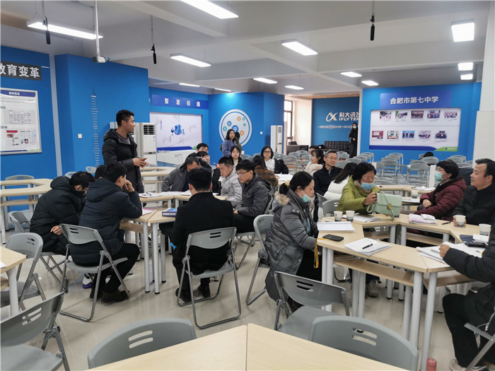 高二級(jí)部：同課異構(gòu)締結(jié)友誼、教研興校開拓天地(圖4)