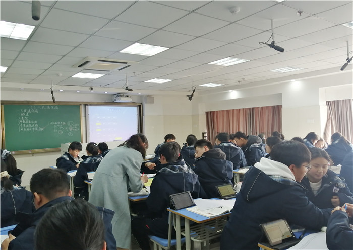 高二級部：同課異構(gòu)展風(fēng)采、教研活動(dòng)促成長(圖3)