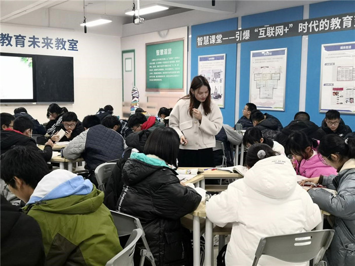 課程思政:思政引領(lǐng)展嶄新課堂 師生共融顯創(chuàng)新課程(圖2)