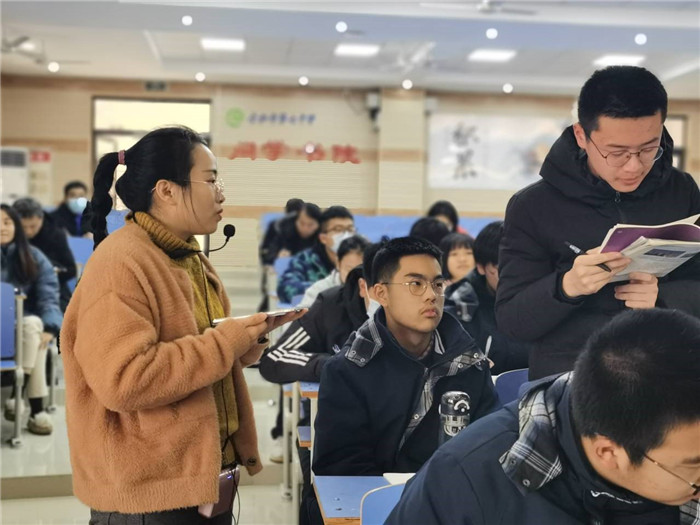 高一級(jí)部:界首市新課程新教材實(shí)施培訓(xùn)在合肥七中舉行(圖4)