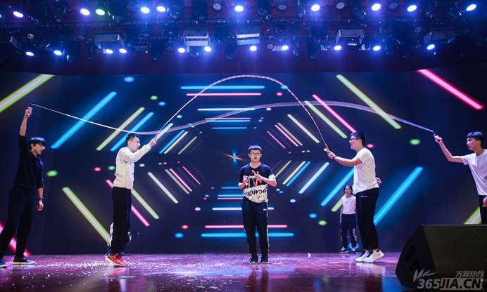 萬家熱線：藝術(shù)與美結(jié)合的文化盛宴 合肥七中2021賀歲大片“上映”（圖）(圖10)