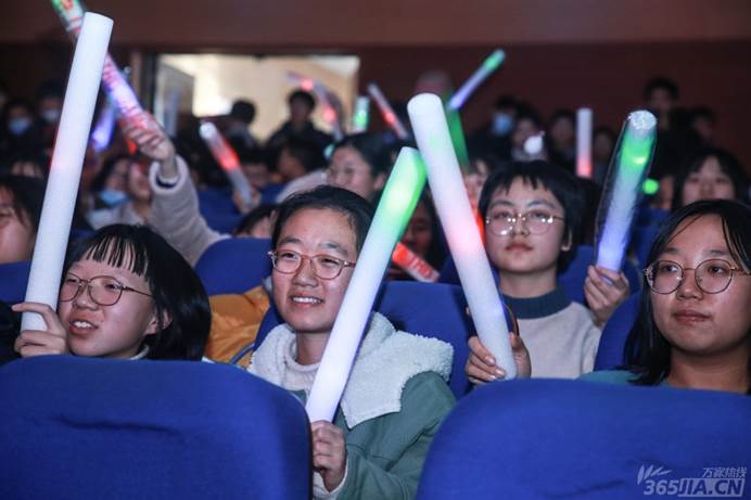 萬家熱線：藝術(shù)與美結(jié)合的文化盛宴 合肥七中2021賀歲大片“上映”（圖）(圖23)