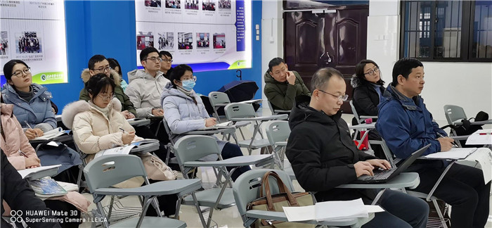 教科研處:合肥七中舉行新課程新教材實(shí)施地理專(zhuān)家報(bào)告會(huì)(圖1)