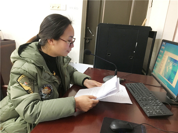 團委:高三學子冬日寒,“心晴”廣播送溫暖(圖1)