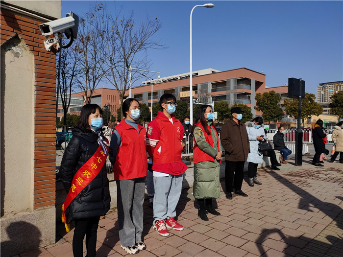 團(tuán)委:離校步履總匆忙，志愿服務(wù)暖心房(圖6)