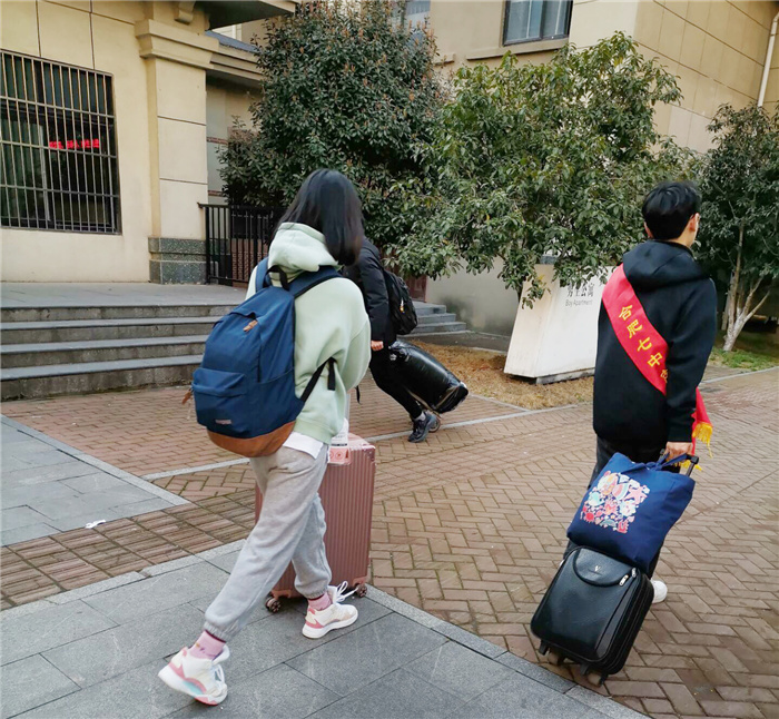高三級(jí)部：春暖花開相遇時(shí)，奮力拼搏迎高考(圖1)