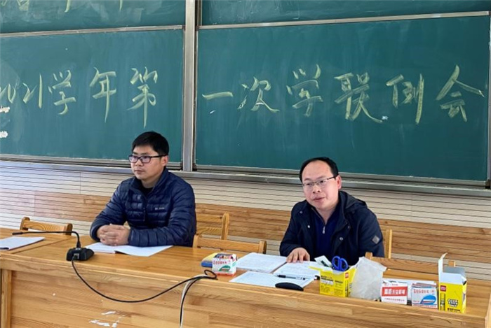 高一級(jí)部：強(qiáng)化課代表管理作用，形成兩語趕學(xué)趕超氛圍(圖3)