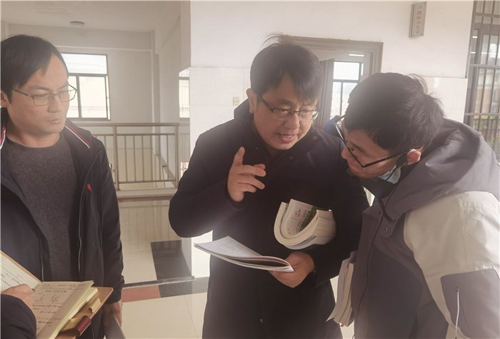 高一級(jí)部:中層以上干部深入課堂聽課(圖2)