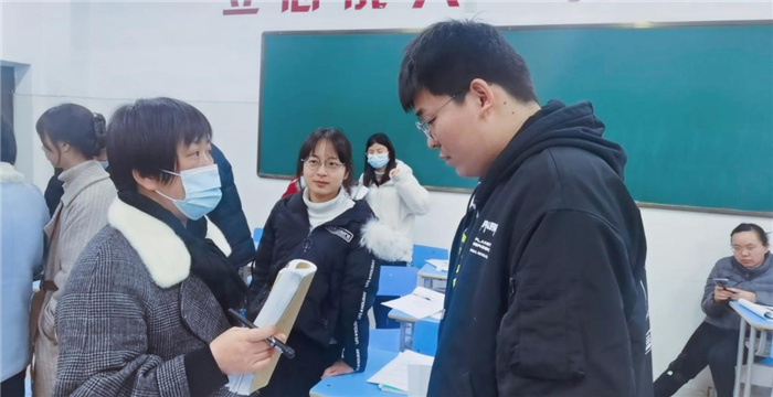 高一級部:協(xié)作交流促提升(圖2)