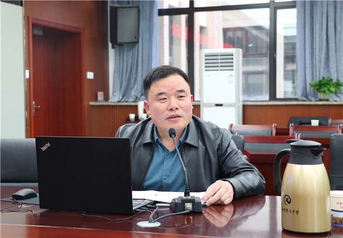 教科研處:專家指導優(yōu)化課題準備 研討推進領航教育熱點(圖3)