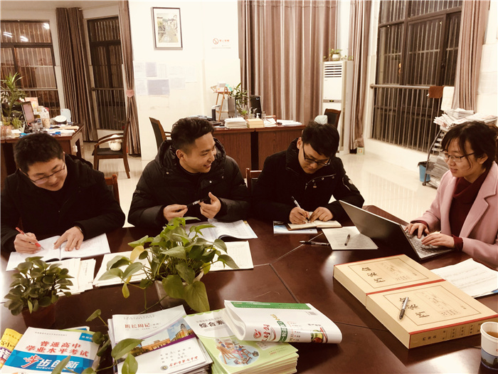 高二級(jí)部:做負(fù)責(zé)任的學(xué)生(圖1)