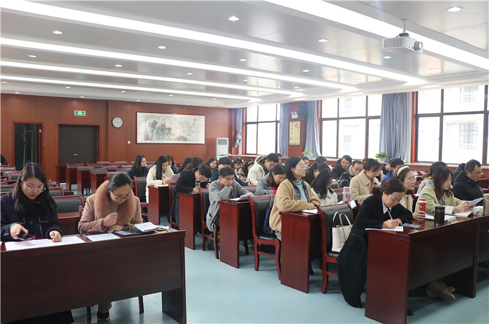 辦公室:嚴以治校見者遠 多樣宣傳聞?wù)哒?圖6)