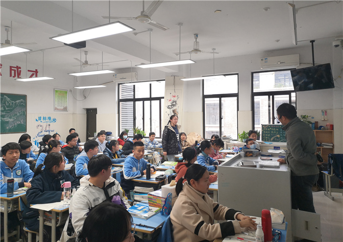 學(xué)生發(fā)展指導(dǎo)中心：生涯規(guī)劃照前程，志愿選擇添光明(圖2)