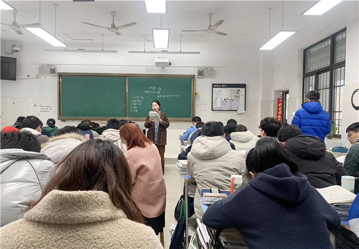 高二級(jí)部：推門(mén)聽(tīng)課日日新，教研相長(zhǎng)節(jié)節(jié)高(圖5)