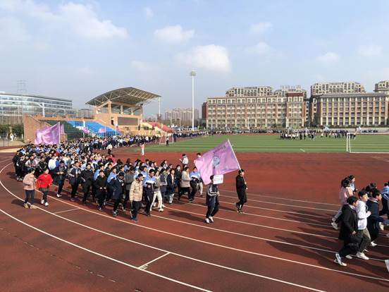 高二級部:陽光體育大課間 激情跑操促健康(圖2)