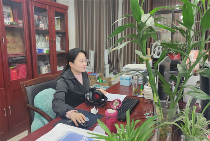 高二級(jí)部：你是否擔(dān)心孩子早戀？家長學(xué)校來支招！(圖1)