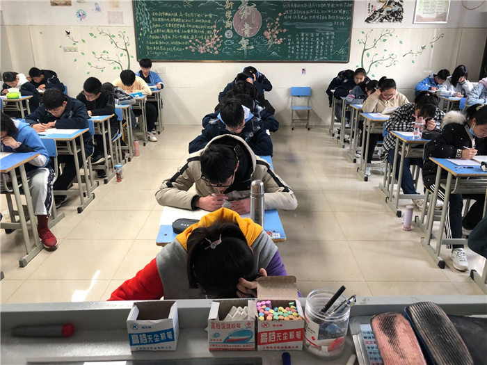 教務(wù)處:無奮斗不青春(圖1)