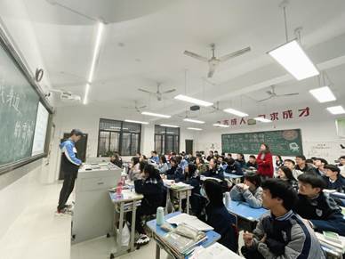 高一級部：三月春風(fēng)暖，雷鋒精神傳(圖1)