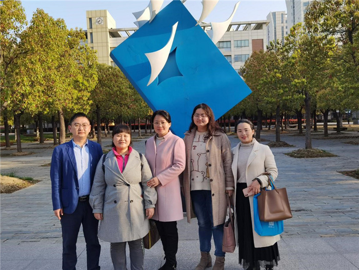 高一級部:汲取專家智慧助推教研 把脈學科教學深耕課堂(圖1)