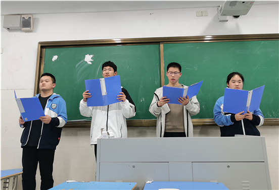 教務(wù)處:學(xué)生的進(jìn)步是老師最大的安慰(圖1)