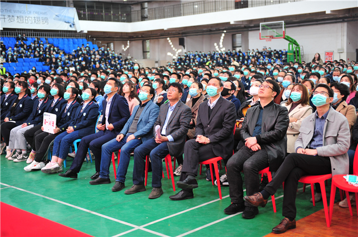 高一級(jí)部：致敬建黨百年，書寫無(wú)悔青春(圖1)