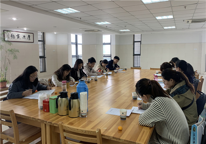 高三級(jí)部:深度研究 坦誠(chéng)分享 相互啟發(fā) 明確方向(圖4)