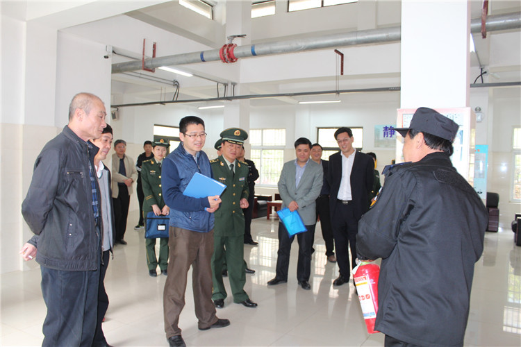 省政府考核組蒞臨七中檢查消防安全工作(圖5)