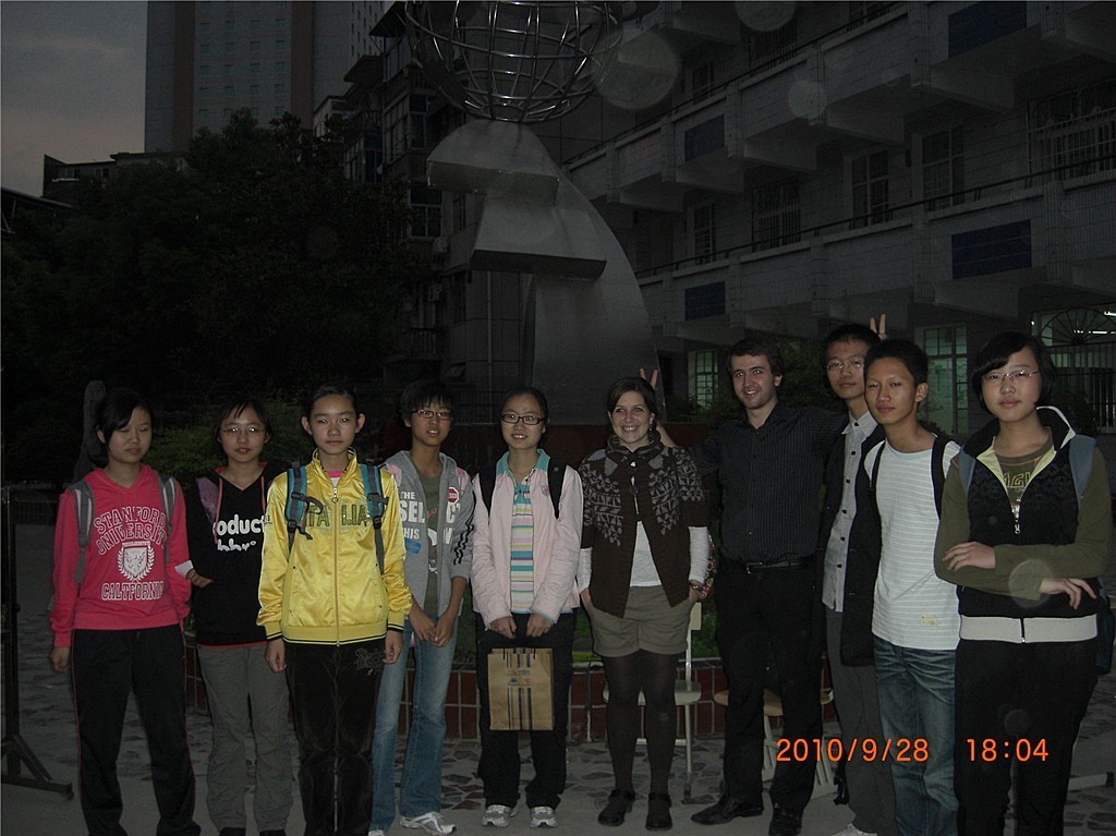 七中學(xué)子長(zhǎng)青藤下的英語(yǔ)秀(圖1)