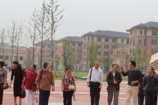 九九重陽觀新校，濃濃情意話發(fā)展(圖1)