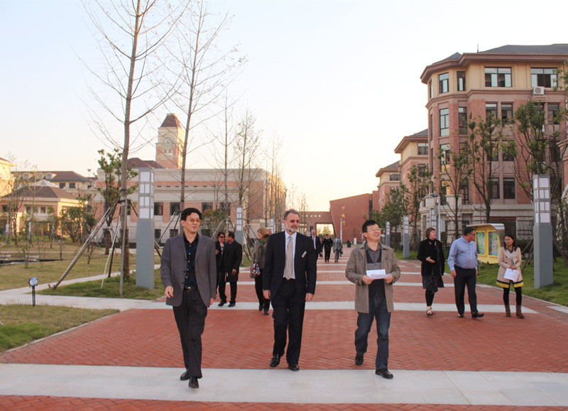 深入開展國(guó)際交流  共享中西文化盛宴(圖1)