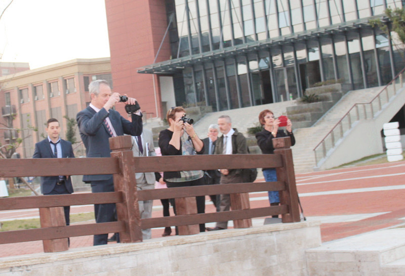 深入開展國(guó)際交流  共享中西文化盛宴(圖9)