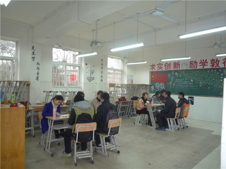 以人為本 服務(wù)考生(圖2)