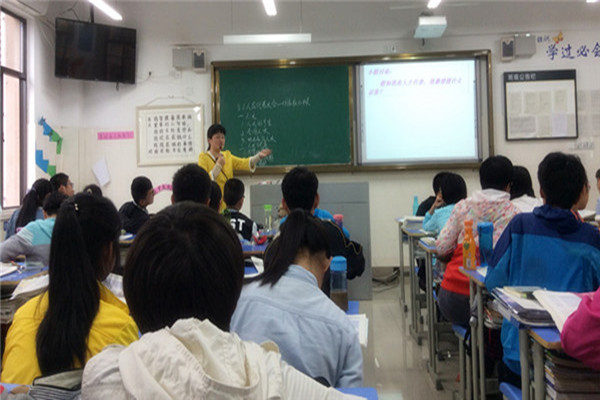 同課異構(gòu)展風(fēng)采，齊心研討共提升(圖1)