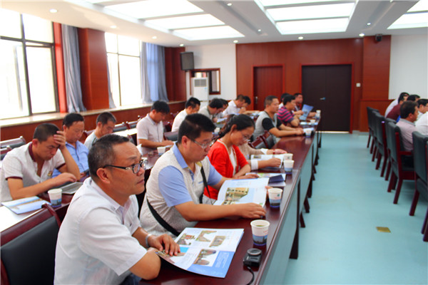 教育部“農(nóng)村校長助力工程”國培班學員來七中考察(圖4)