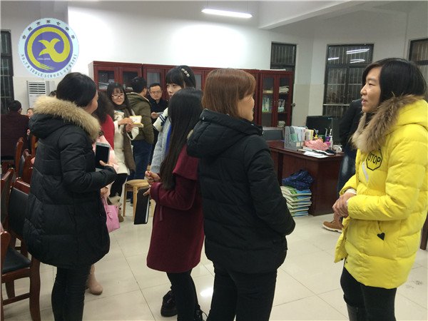 攜手共勉，托起希望(圖1)