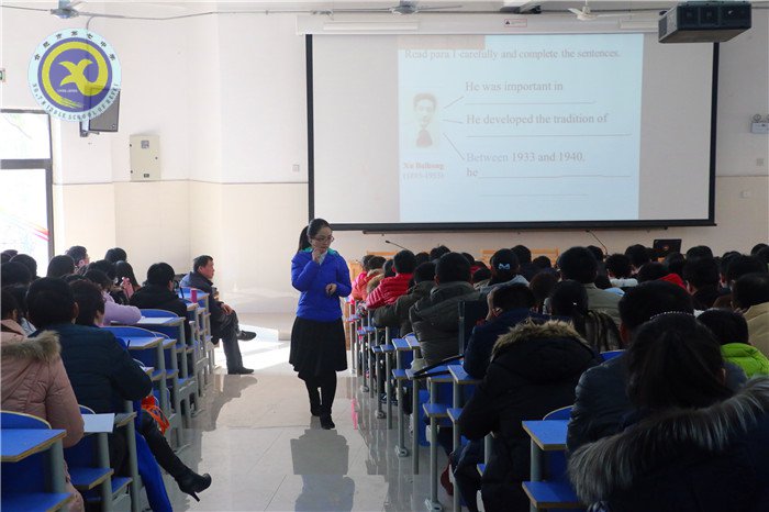 看新任教師風采，觀解讀名畫課堂(圖1)