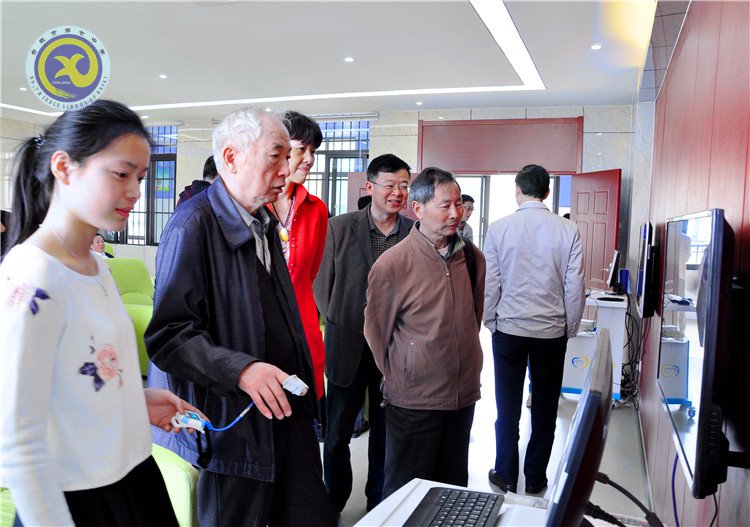  市關(guān)工委領(lǐng)導(dǎo)來(lái)校參觀指導(dǎo)(圖2)