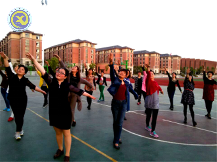  炫出校園風采  舞出七中美麗(圖1)