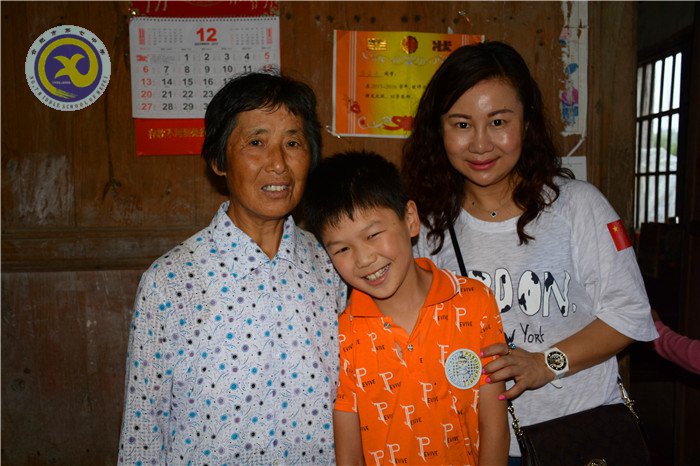  七中畢業(yè)學(xué)子開展“螢火蟲”活動(圖2)