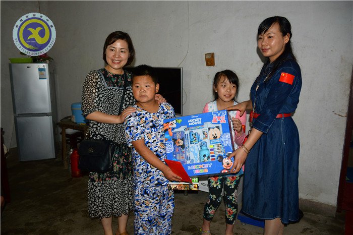  七中畢業(yè)學(xué)子開展“螢火蟲”活動(圖3)