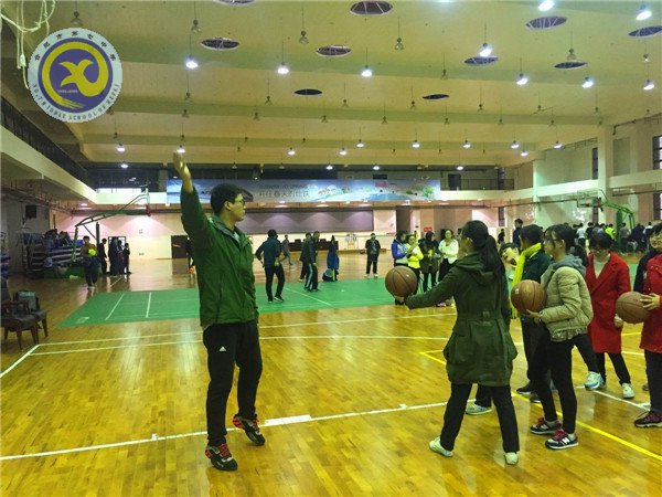 體驗籃球魅力 重視全面發(fā)展(圖6)