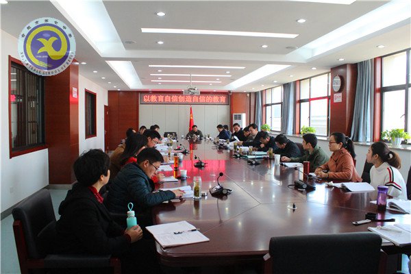 高度關(guān)注“兩會(huì)”，干部師生熱議(圖1)