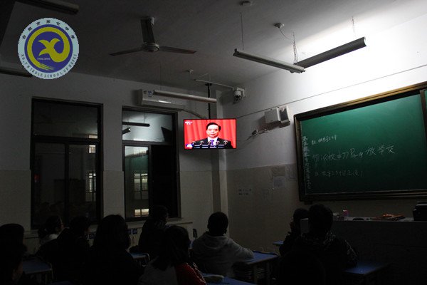 高度關(guān)注“兩會(huì)”，干部師生熱議(圖3)