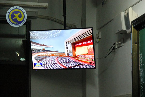 高度關(guān)注“兩會(huì)”，干部師生熱議(圖4)