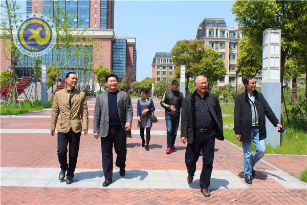 市局來(lái)校調(diào)研2018年項(xiàng)目申報(bào)情況(圖3)