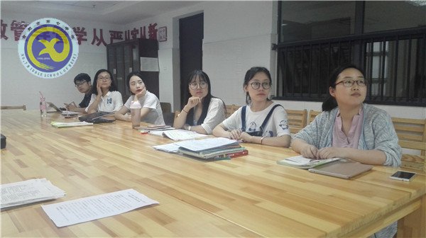 喚醒仁愛之心 爭做“四有”好老師(圖2)