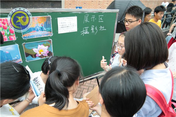 社團(tuán)文化展學(xué)生智慧 實(shí)踐創(chuàng)新樹綜合人才(圖3)