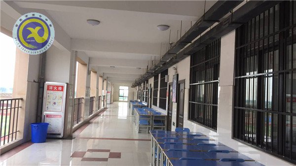 曲終人散情未盡，留得愛(ài)心滿校園(圖1)