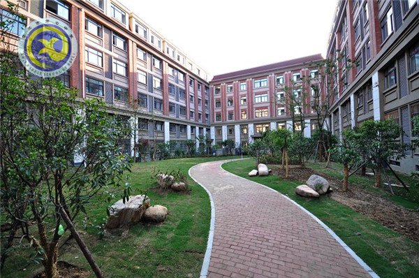 嚴(yán)慈相濟 青春花開(圖2)